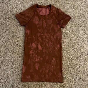 lululemon athletica Brown Floral Short Sleeve Tee Swiftly Tech size 0 (no tags)